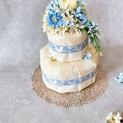 ダイパーケーキ　ブルーオムツケーキ　造花ブーケ付き　おむつケーキ　出産祝い 2枚目の画像