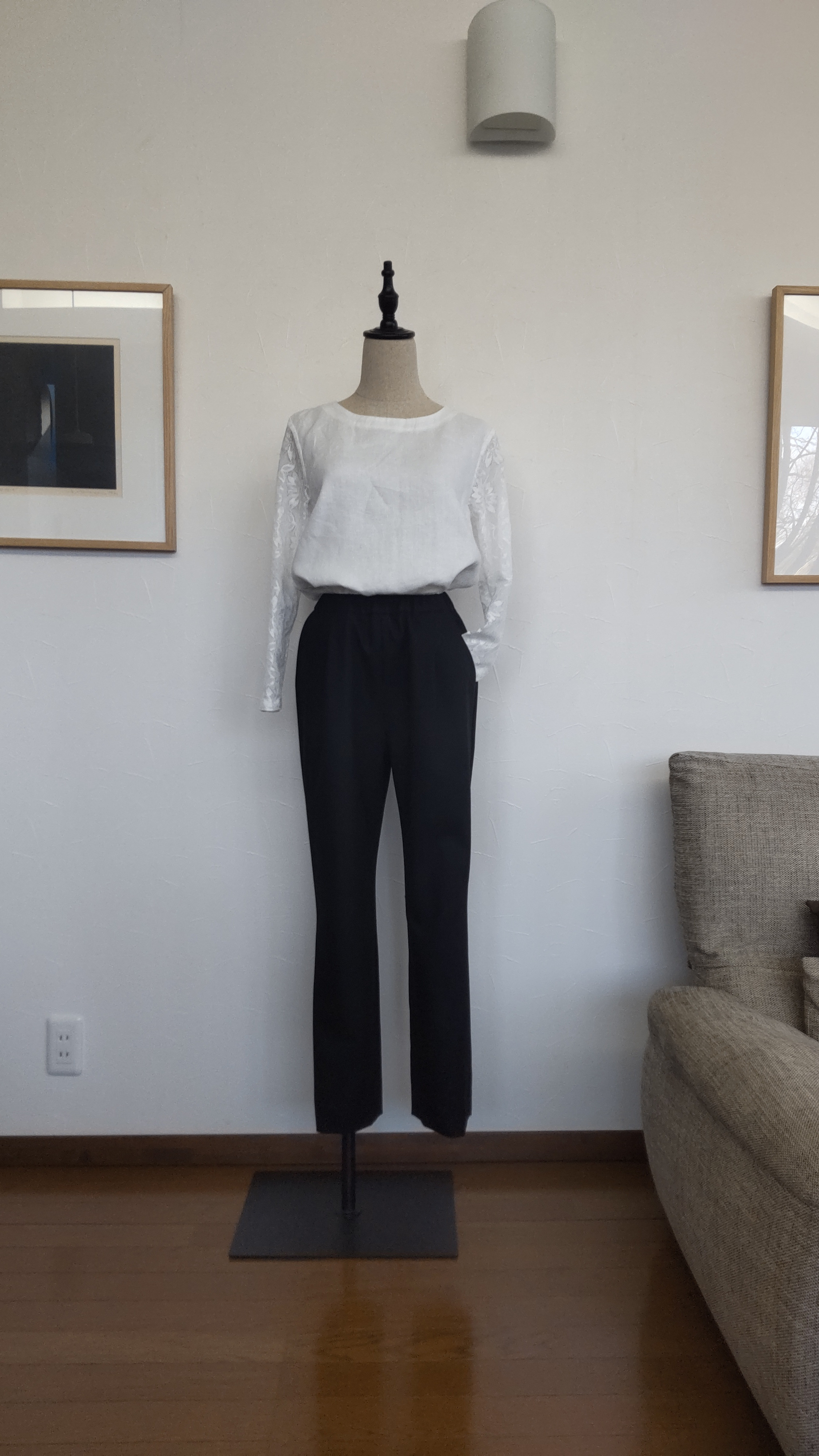 1点のみ　裏地付き　カシミヤウールのテーパードパンツ　黒　9号（Mサイズ）