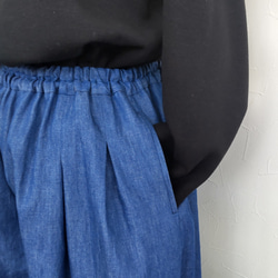 岡山デニムのゆったりバルーンパンツ　ブルー 6枚目の画像