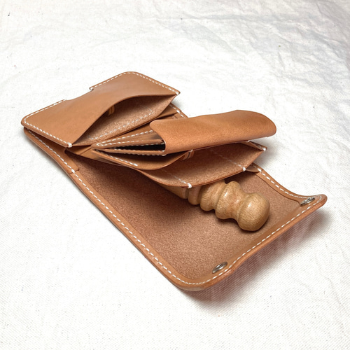 【総手縫い】お札を折らない ミニ財布 栃木レザー 三つ折り財布 チョコ 本革 茶 手のひらに収まる機能美｜本革 総手縫い 三つ折り財布 ナチュラル ミニ