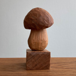 木彫り きのこ 置物 オブジェ（木材：山桜）（No.T1026） 4枚目の画像