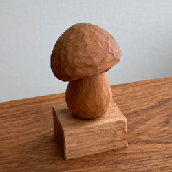 木彫り きのこ 置物 オブジェ（木材：山桜）（No.T1026） 5枚目の画像