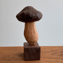 木彫り きのこ 置物 オブジェ（木材：ウォルナット/チェリー）（No.T1028） 3枚目の画像