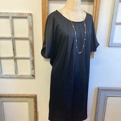 セール価格大人ワンピース❤️前タックのサテン素材ウエストリボン付き  