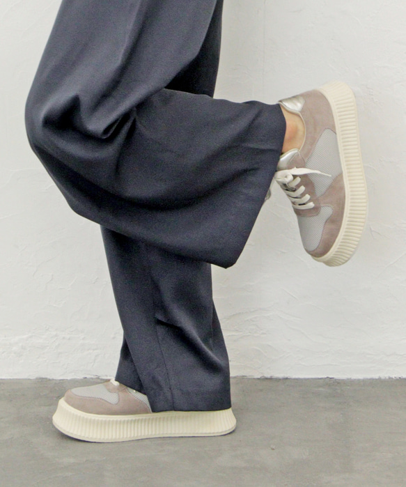 売り切り価格☆厚底なのに軽量♪ふわふわの3Dインソールで 厚底ソール