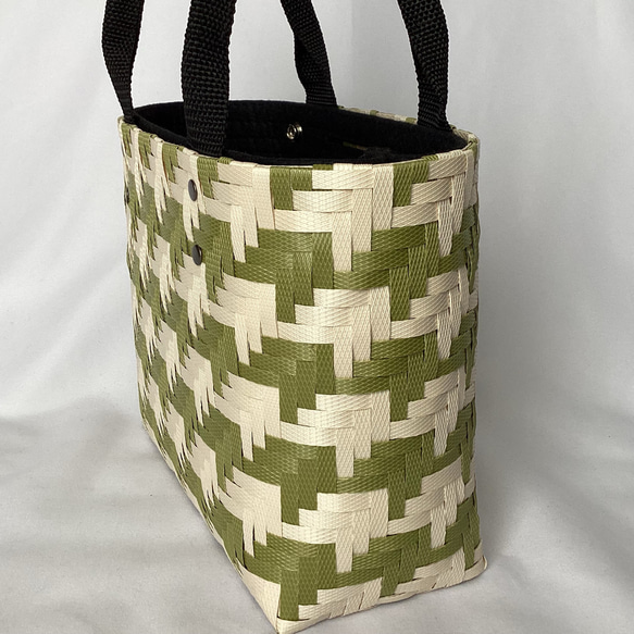 プラかごバッグ　抹茶&ミルク　抹茶ラテのような春カゴバック　バッグインバッグ付　編み込みトートバッグ 2枚目の画像