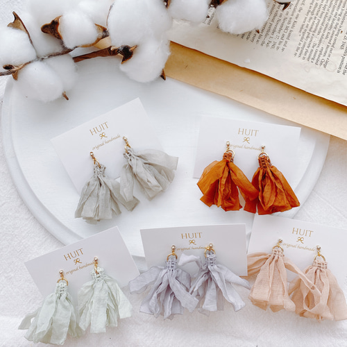 ♡ハンドメイド♡ビジューピアスorイヤリング№388シフォンバタフライ ふんわり可愛い pastelシフォンピアス タッセル ピアス（その他） HUIT