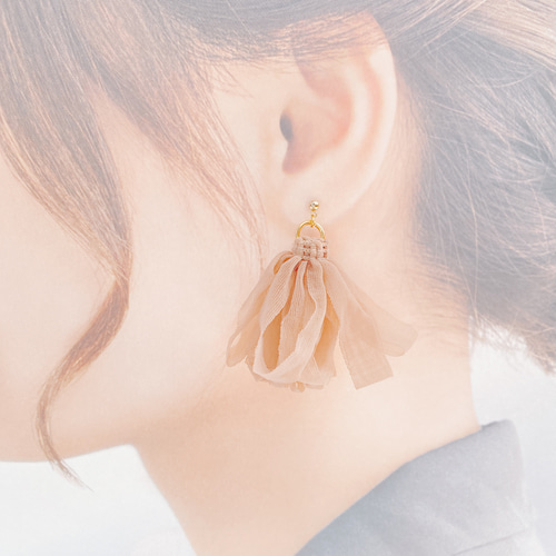 ふんわり可愛い pastelシフォンピアス タッセル ピアス（その他） HUIT