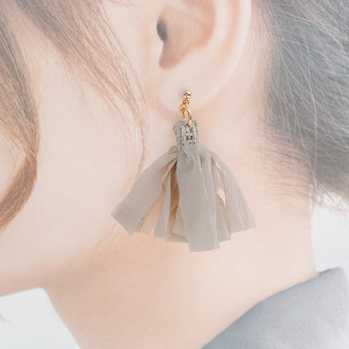 【お1人様1点限り】 ふんわり可愛い pastelシフォンピアス タッセル ピアス（その他 ピアス