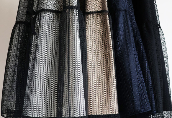 【讓你的服裝華麗起來！ ] 羅素蕾絲雙面半身裙【長款】【4色】 第20張的照片