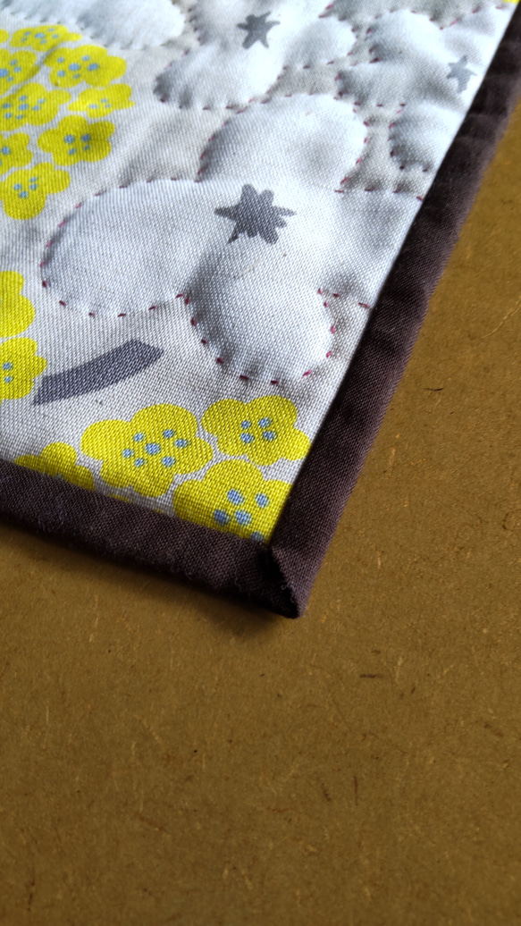 【花】 手縫いのテーブルマット キルトマット 4枚目の画像