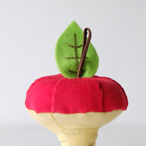 りんごのかまど・01・赤 ぬいぐるみ 小物屋かぬ 通販 17288307｜Creema