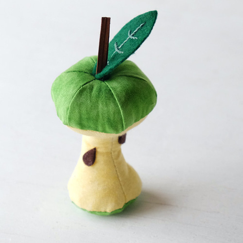 りんごのかまど・02・緑 ぬいぐるみ 小物屋かぬ 通販 17288327｜Creema