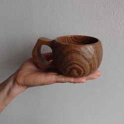 槐（エンジュ）の木で作った一木彫りコーヒーカップ. 1枚目の画像