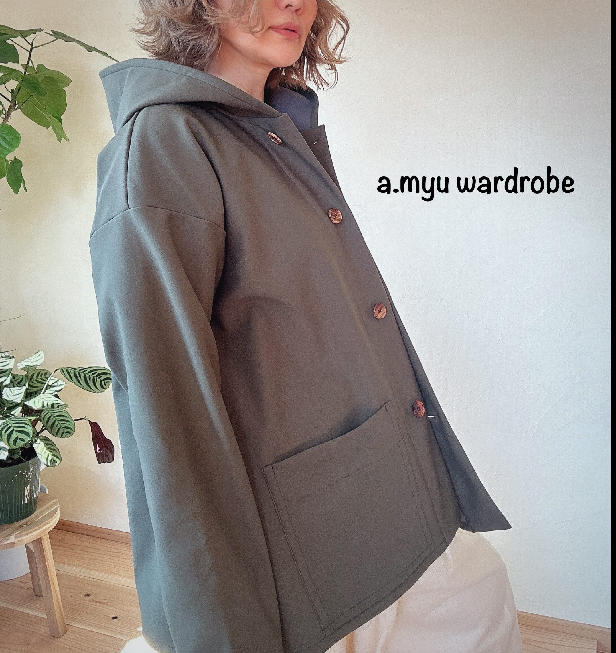 a.myu ソフトシェル素材カーキオーバーサイズコート