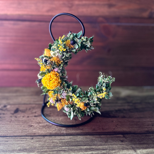 黄色の花＆マートルのドライフラワー三日月リース ビタミンカラー 祝い
