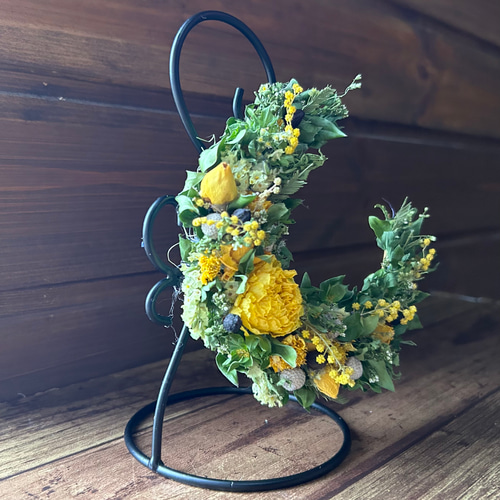 黄色の花＆マートルのドライフラワー三日月リース ビタミンカラー 祝い