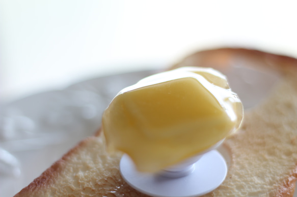 【受注生産／1カ月待ち】妖精のバターグリップ付きトーストスマホケース 4枚目の画像