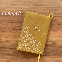 ミツバチ刺繍のブックカバー ブックカバー tomoprix 通販