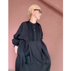 RATA❤️兩種顏色可選❤️一件式設計❤️優雅休閒的成人連身裙❤️褶襉和蓬鬆袖子❤️適合日常穿著和特殊場合❤️ 第15張的照片