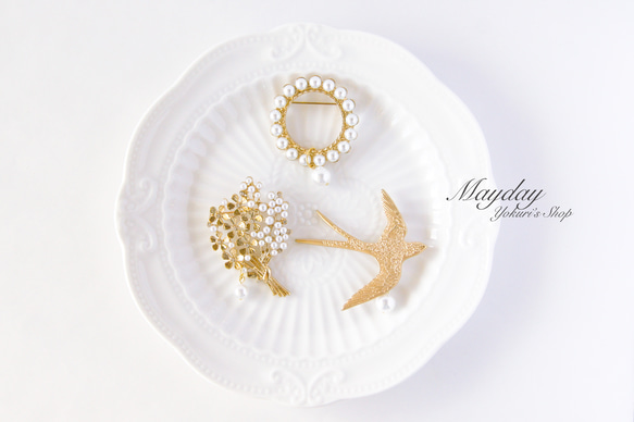 『空へ飛ぶ金色のツバメのブローチ』 9枚目の画像