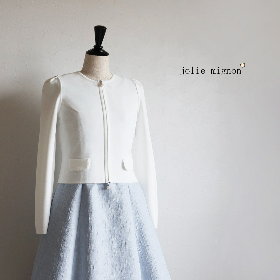 完売です！【シワになりにくい◎】パール付き ジップアップニット  