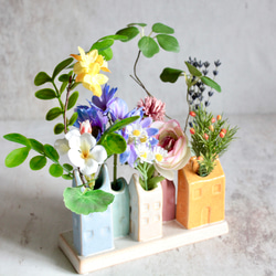 花器付き】小人のお家カラフル陶器の6つ口花瓶にカラフルフラワー9種類