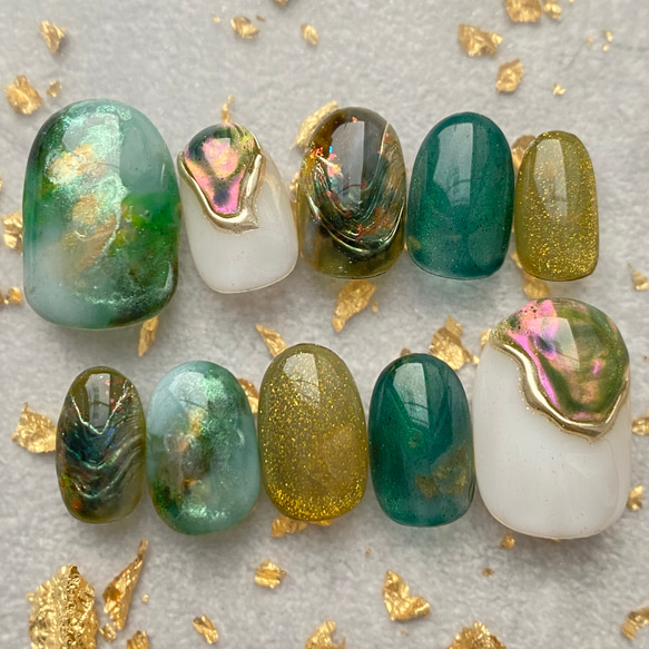 サイズオーダー】うるうるグリーンのニュアンスネイルチップ 春ネイル  