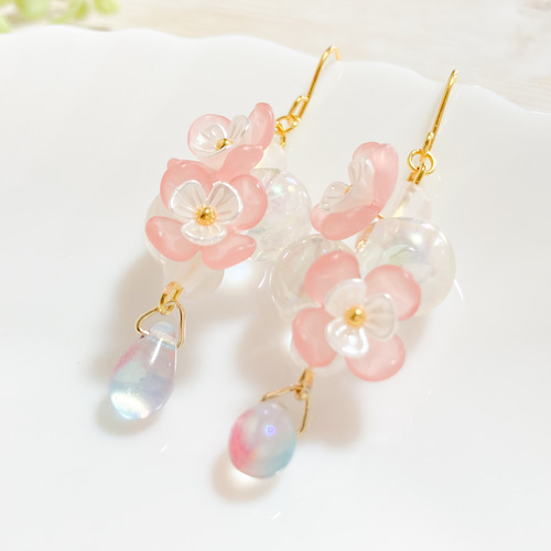 レインボー ピンク 花柄 レース 楕円型 手染めビーズ ペイント 大ぶり