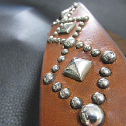 シルバー 925 ピラミッド スタッズ コンチョ　財布 ベルト 銀無垢 カスタム メンズ　レディース 3枚目の画像