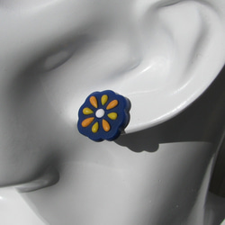 Flower orange,yellow and blue stud earrings. 2枚目の画像