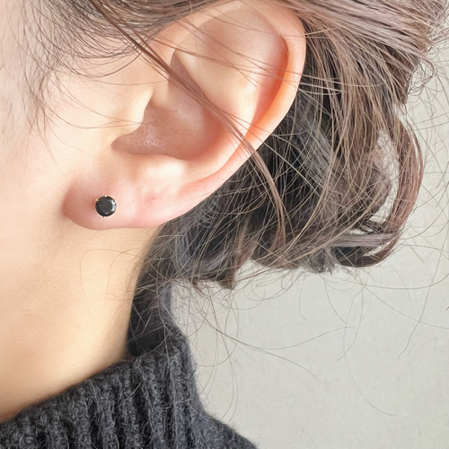 JORIE】付けっぱなしOK♡ ブラックオニキス 4mm 8月誕生石 JORIE】付けっぱなしOK♡ ブラックオニキス 4mm 8月誕生石