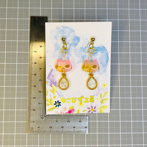 きろくん❁ 様　猫★レジン　ピアス しくしく猫ちゃん プラバン レジン ピアス／イヤリング ピアス