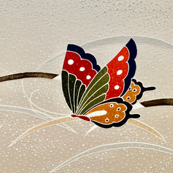 着物のファブリックパネル　アンティークモダンに飛ぶ蝶（2枚セット）　着物リメイク　インテリア　古民家　ひなまつり　壁飾り 6枚目の画像