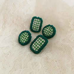 刺繍ピアス「ミドリのピアス」 3枚目の画像