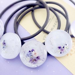 ⭐︎霞草のヘアゴム⭐︎大人かわいいヘアゴム 霞草とラメを封入した