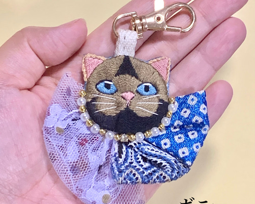 ア*リ様 ハンドメイド　刺繍キーホルダー　ポケットから猫 ア*リ様 ハンドメイド 刺繍キーホルダー ポケットから猫 - メルカリ