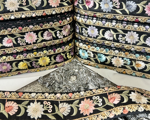 30cm インド刺繍リボン シルク 花柄 #ms28 リボン・テープ La