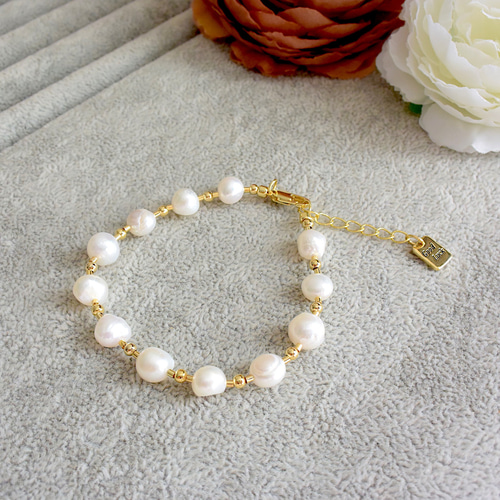 淡水パールとゴールドビーズのネックレス＆ブレスレットのセット