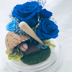 プリザーブドフラワー/青い薔薇の野球ドームアレンジ 5枚目の画像