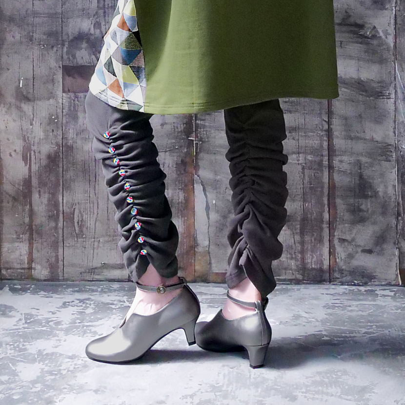 レインボーボタン＊股上深め＊見せて可愛い＊十分丈＊コットン＊くしゅくしゅレギンス＊チャコールグレー