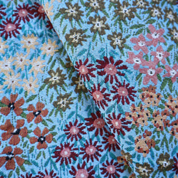 かわいい小花柄  ゴブラン織り生地 ジャガード織り 3枚目の画像