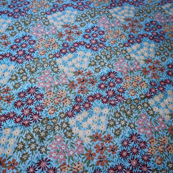 かわいい小花柄  ゴブラン織り生地 ジャガード織り 7枚目の画像