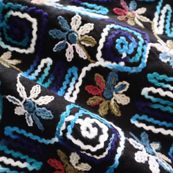 オルテガ柄 ネイティブ柄 刺繍 ウールニット生地 厚手 生地