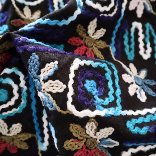 オルテガ柄 ネイティブ柄 刺繍 ウールニット生地 厚手 生地