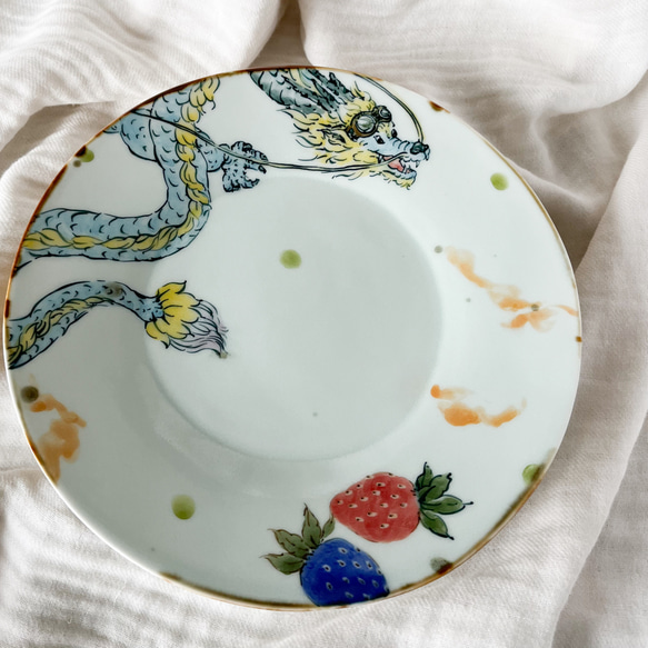 plate.   strawberry and dragon   φ24◆20％off◆ 1枚目の画像