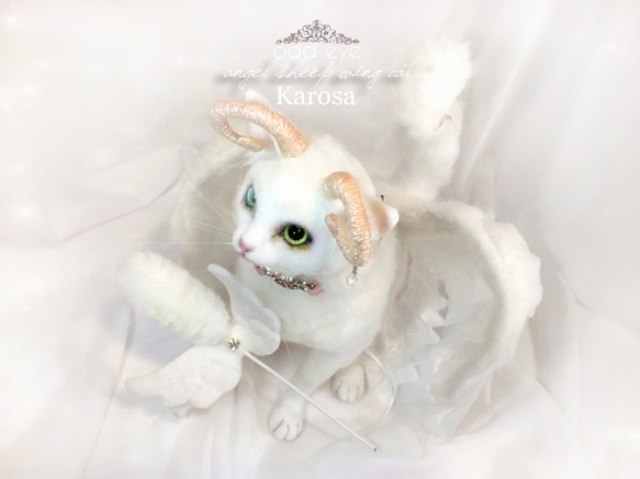 エンジェルシープキャット ホワイトウィングキャット 白猫 首輪 ドレス 羽 ねこじゃらし 羊毛フェルト アートドール 5枚目の画像