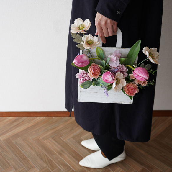 【枯れないお花】春のアレンジメント・バッグ型　母の日　お祝い　インテリア　ギフト　チューリップ 5枚目の画像