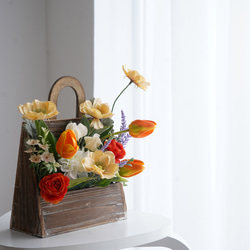 【枯れないお花】春のアレンジメント・バッグ型　母の日　お祝い　インテリア　ギフト　チューリップ 6枚目の画像