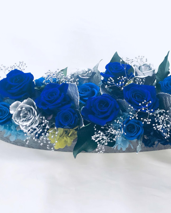 プリザーブドフラワー/青薔薇とシルバーローズのラグジュアリーフラワー 2枚目の画像